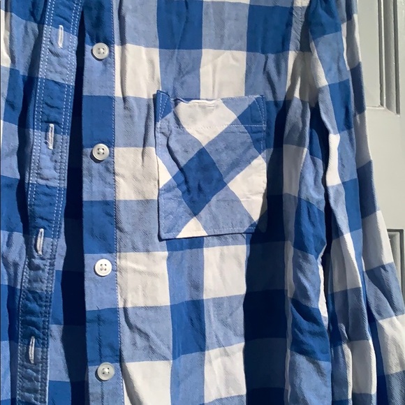 ✨blue and white flannel✨ - Picture 2 of 3